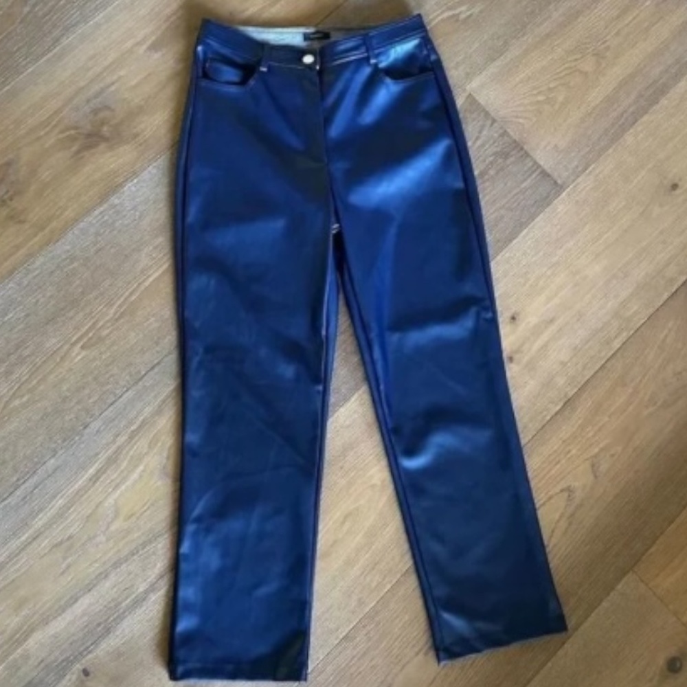 HALOGEN Classic Navy 5 Pocket Faux Leather Straight Leg Crop Pants - Picture 2 of 9